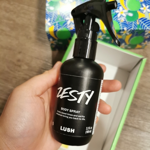 Lush Bath & Body Nwot Lush Zesty Body Spray Rare Calacas Scent